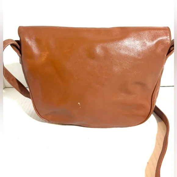 Chic Brown Leather Crossbody Bag - Picture 2 of 8
